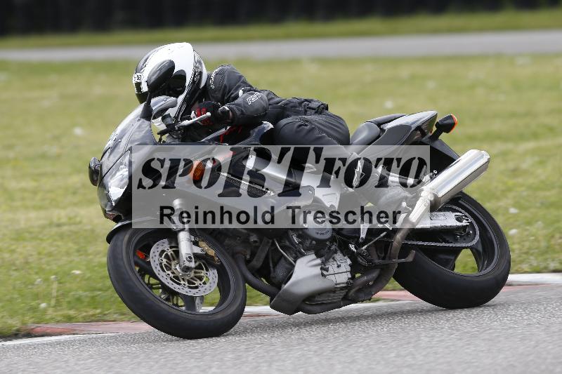 /Archiv-2025/09 22.04.2025 Cornu Master School ADR/gruen-vert/14